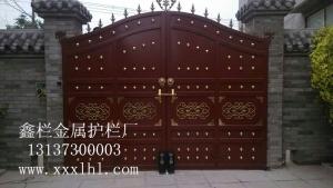 鑫欄金屬制品公司為延津住宅戶安裝歐式大門！